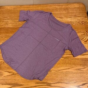 Women’s Lululemon Lavender Tee - M